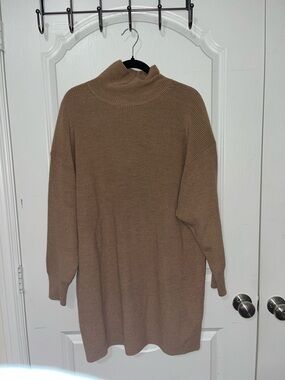 Aritzia Babaton size medium turtleneck dress